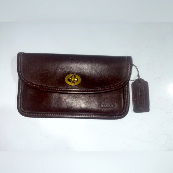 Coach Handbags - Vintage Coach Turn Lock Case Wallet Brown Leather Striped Lining 90s Classic